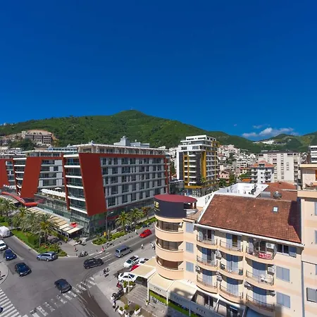 Montenegrina Wow Budva